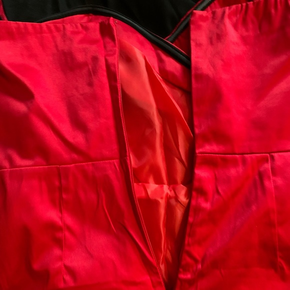 Robe en satin - Picture 3 of 3